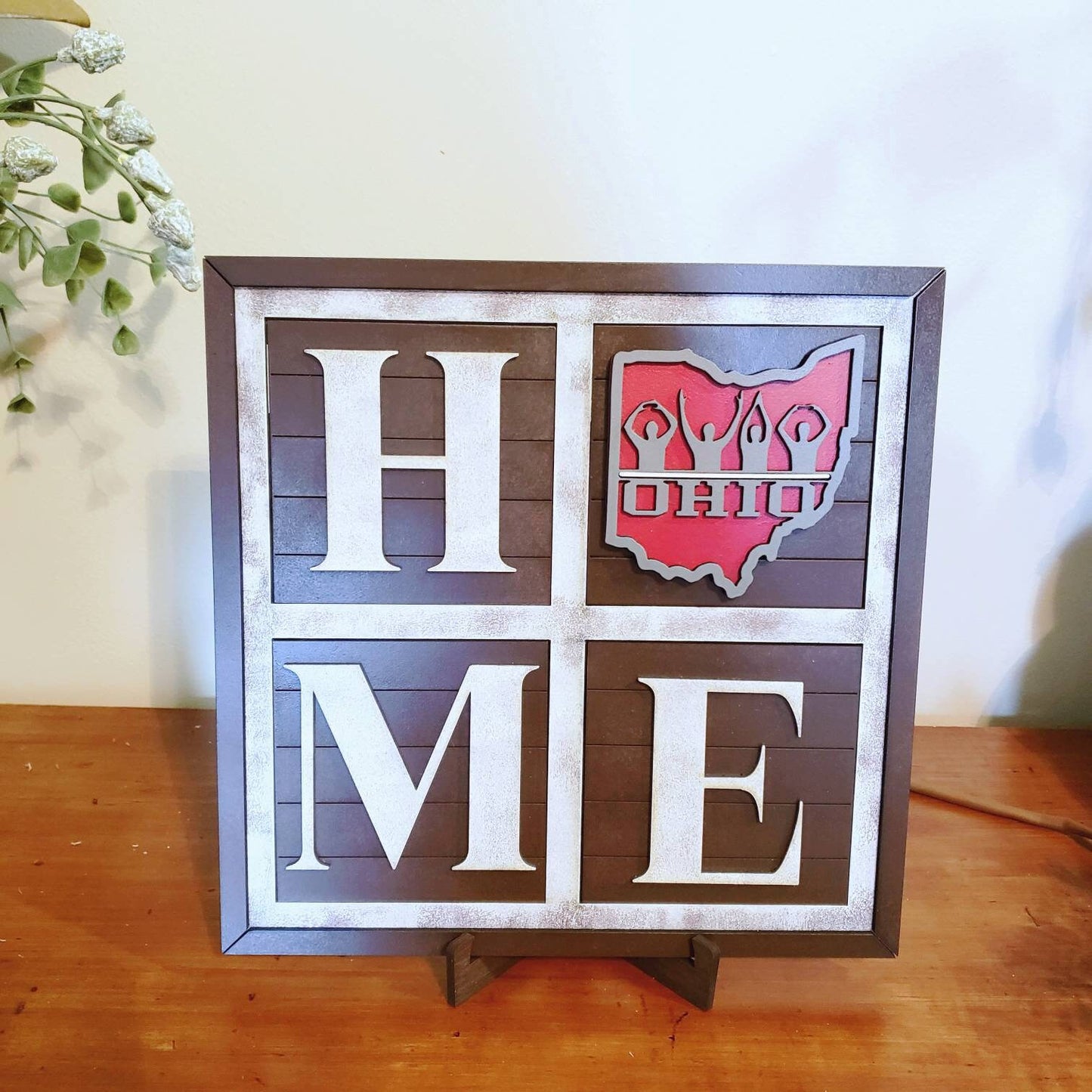 O-H-I-O Home Leaning Sign