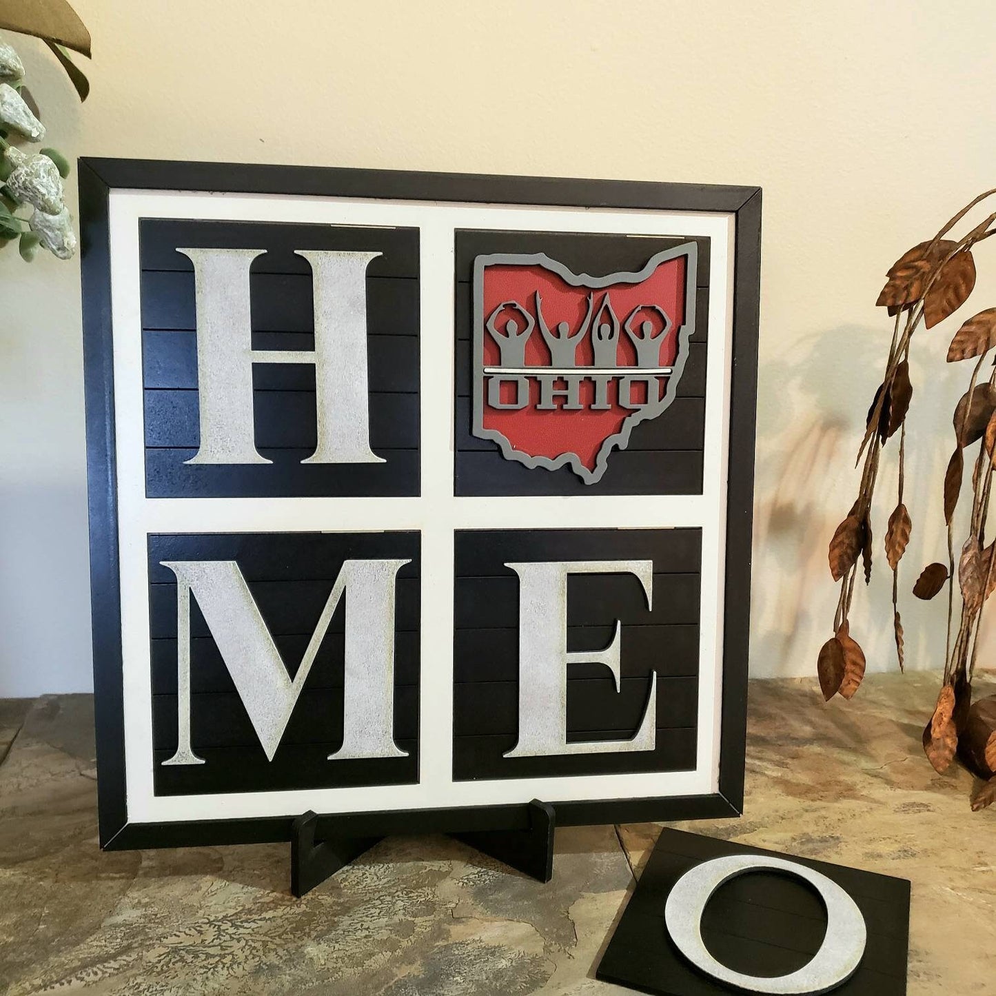 O-H-I-O Home Leaning Sign